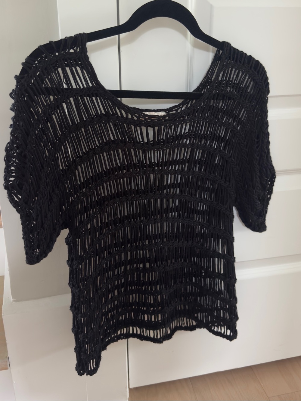 Kaitlyn women’s black Top size Small